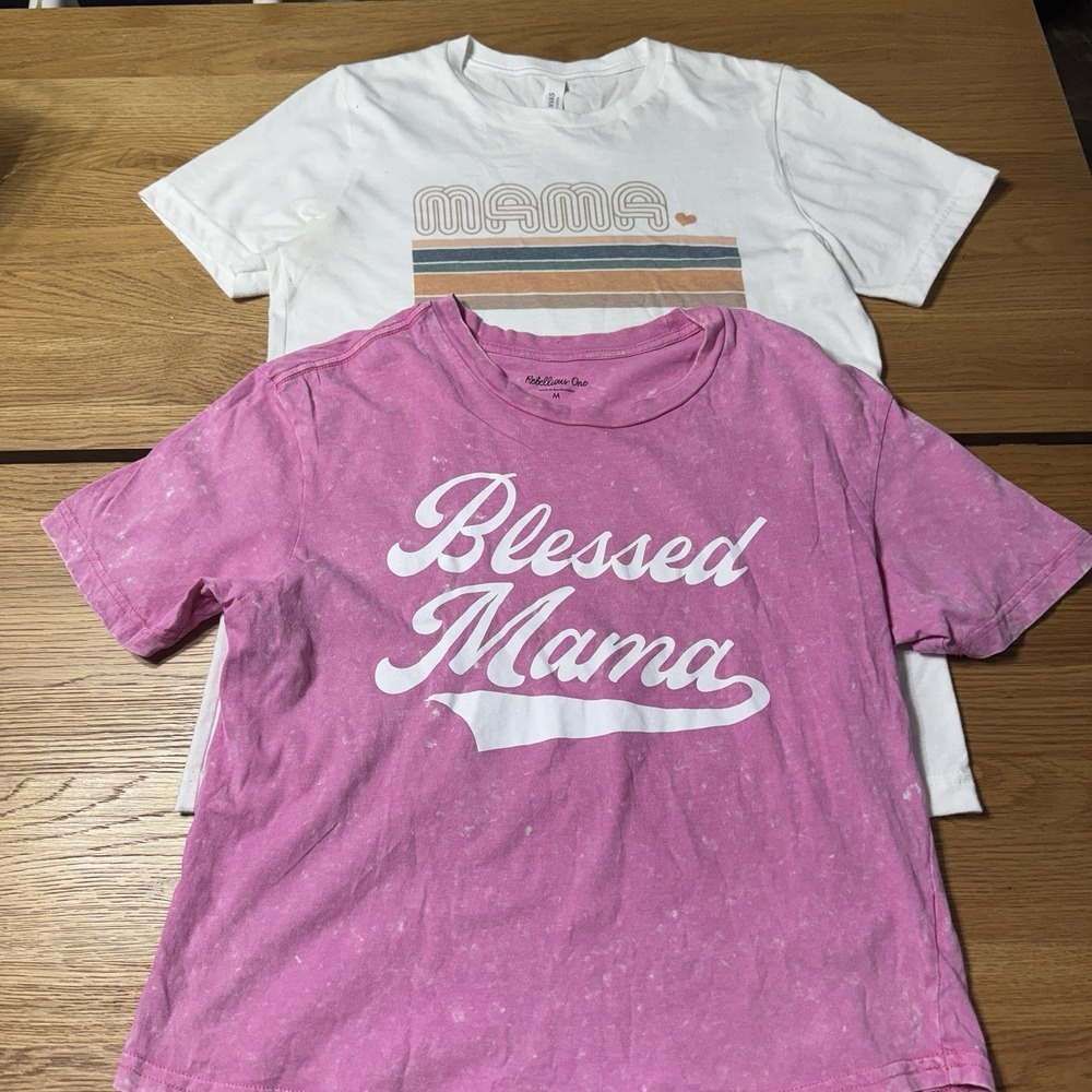 Set Of Women's "Mom" T-shirts - Size Medium